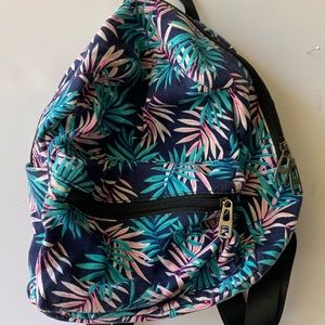 Leaf backpack